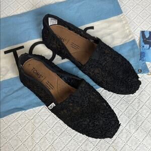 Toms Black Flats with Crochet Design for Everyday Wear